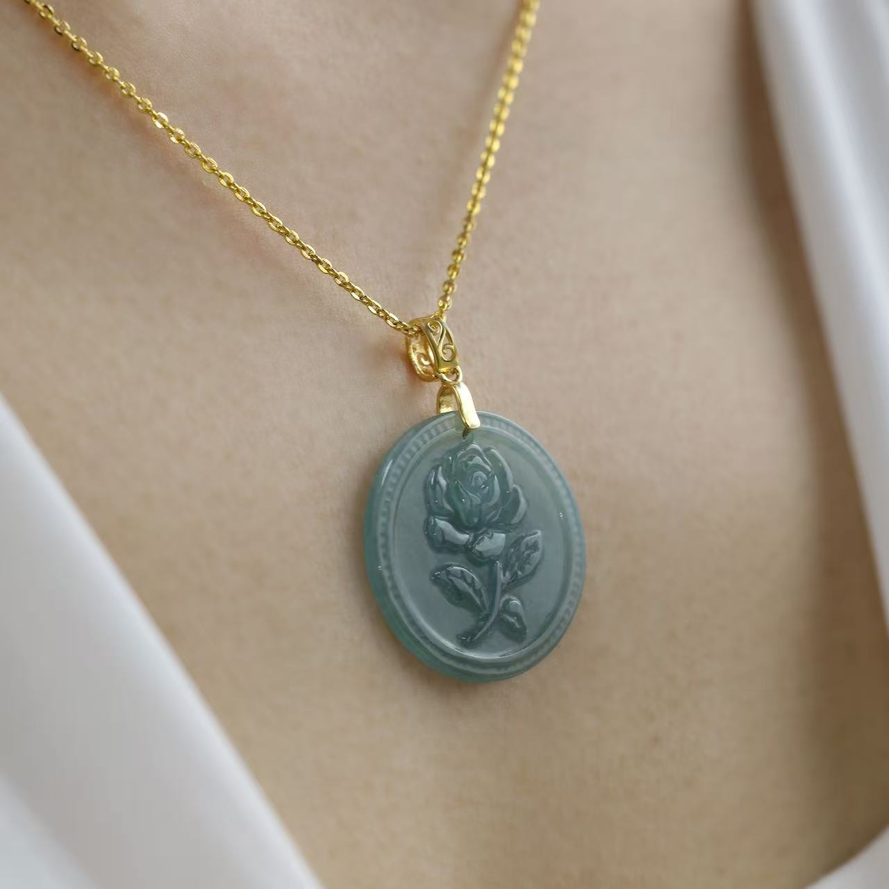 Pendant17 Round Zodiac Jade Pendant