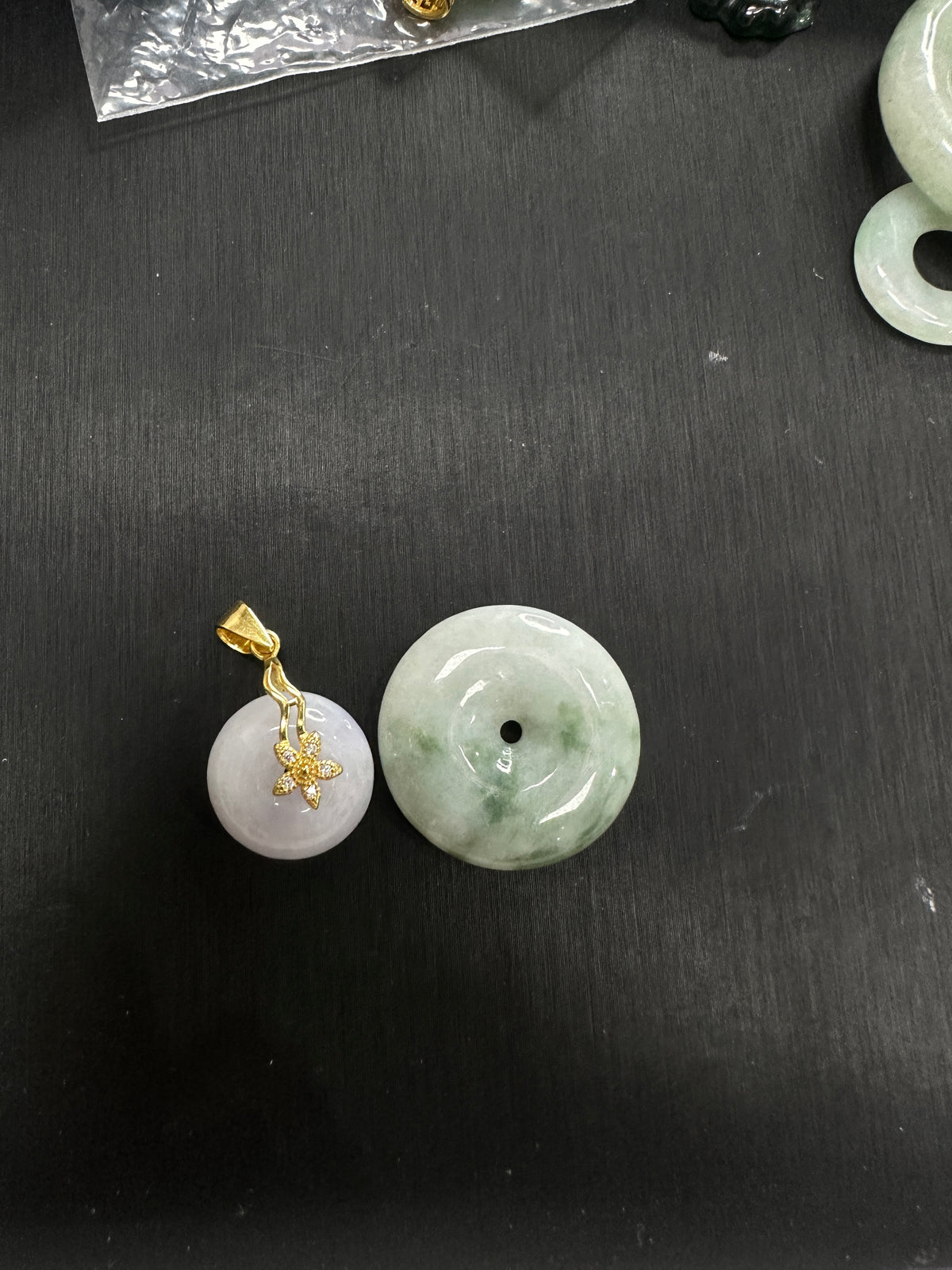 Donut (flower clasp)